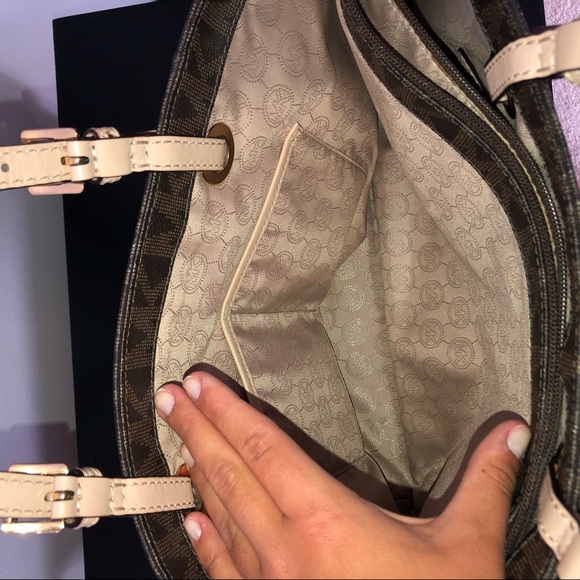 Michael Kors MK patterned brown bag - Picture 10 of 11